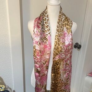 🌸🐆Floral & Leopard Print Scarf